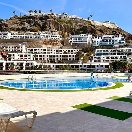 Ocean View And Heated Pool Apartment
